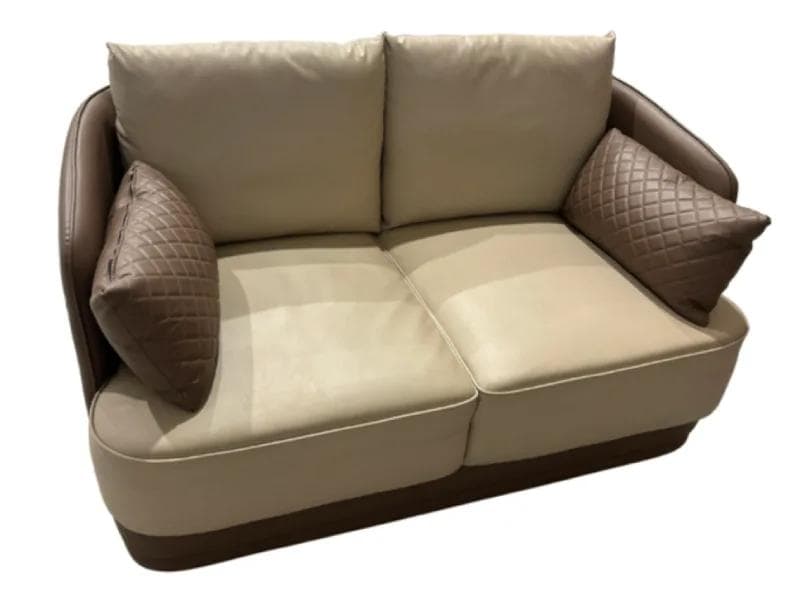 2 SEATER LEATHER SOFA